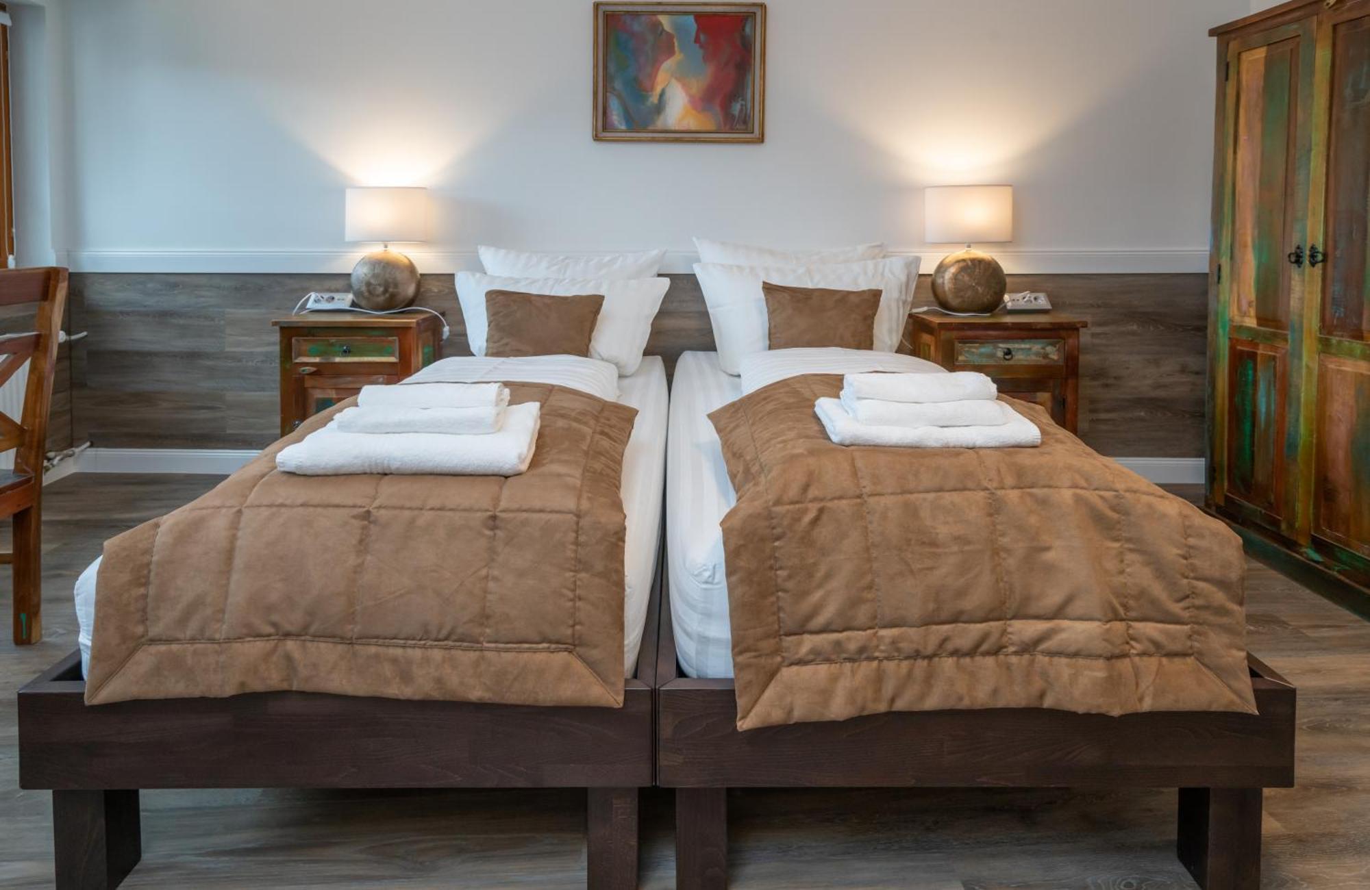 Landhotel Engel & Kreuz 가게나우 외부 사진