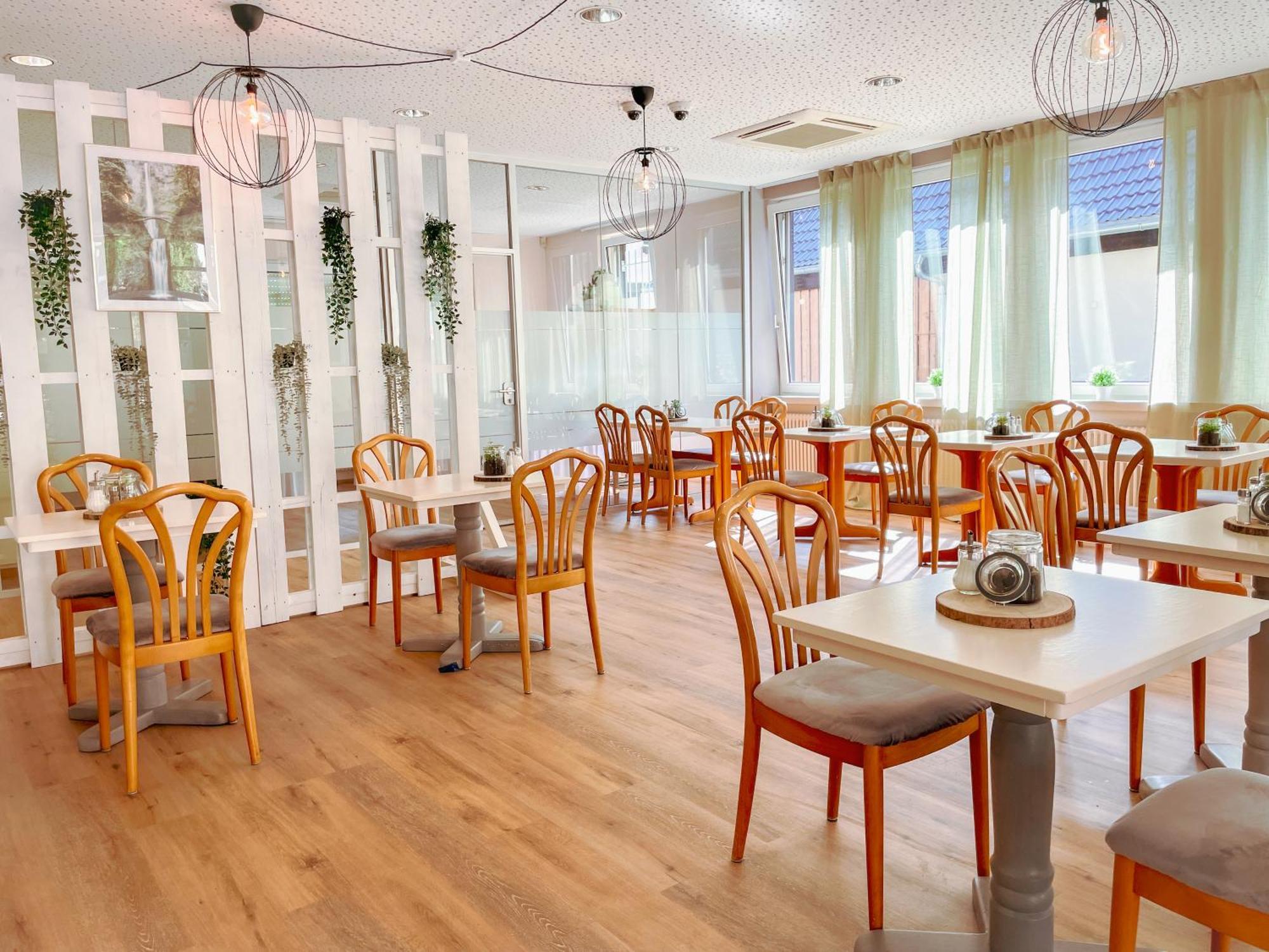 Landhotel Engel & Kreuz 가게나우 외부 사진